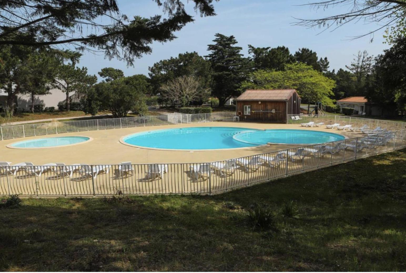 Maisonnette La Coti H5 Avec Piscine Interieure Chauffee, A 400 M De La Plage Et Menage De Fin Sejour Compris Saint-Georges-d'Oleron Ngoại thất bức ảnh